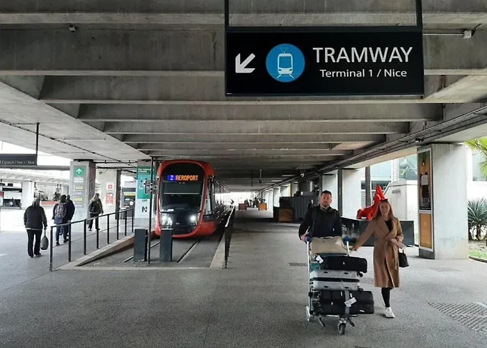 Calif, Face Tram Proche Apartment Nizza