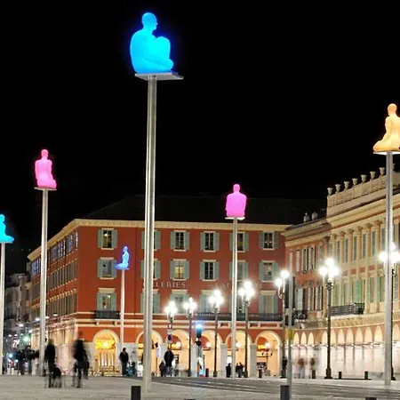 Calif, Face Tram Proche شقة