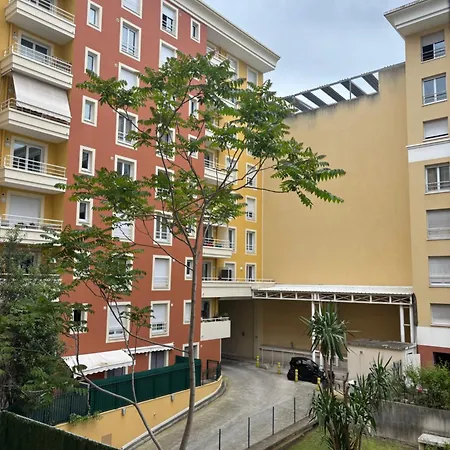 Calif, Face Tram Proche Appartement Nice
