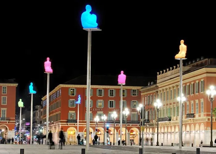 Calif, Face Tram Proche Lejlighed