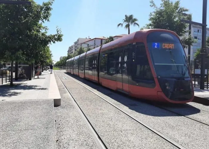 Calif, Face Tram Proche Nice